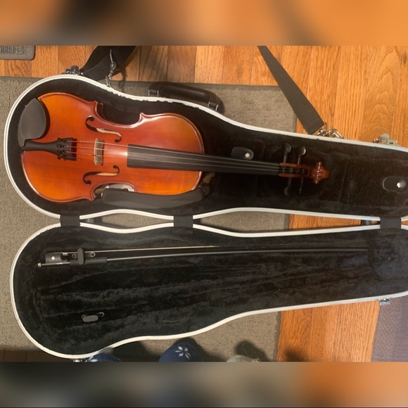 Student Viola - Picture 3 of 4